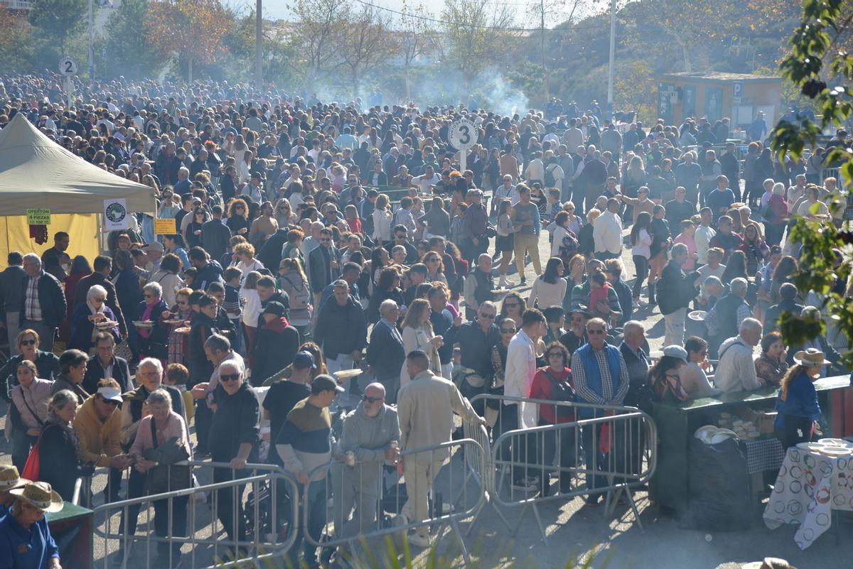 Panorámica de los asistentes a la Fiesta de las Migas