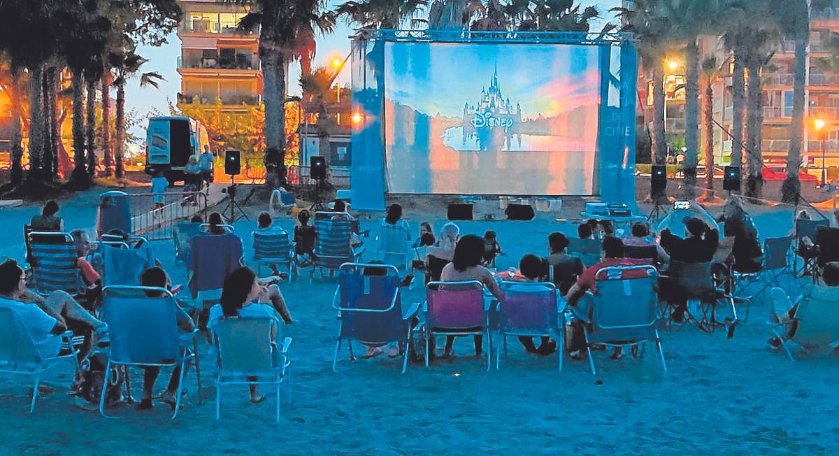Cine de verano en las playas de Benicàssim.