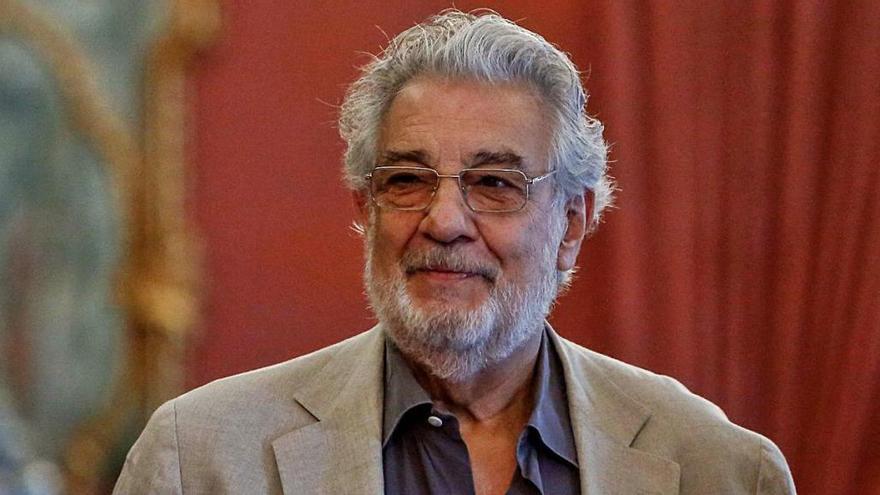 Plácido Domingo, estable tras ser hospitalizado con Covid-19