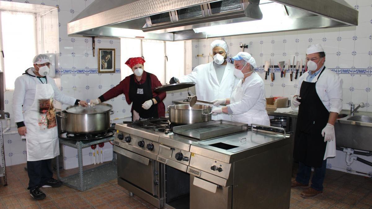 Coronavirus en Córdoba: el comedor social Virgen de Araceli duplica las comidas a personas necesitadas