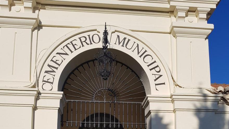València abre por primera vez en casi 80 años la puerta del Cementerio Civil