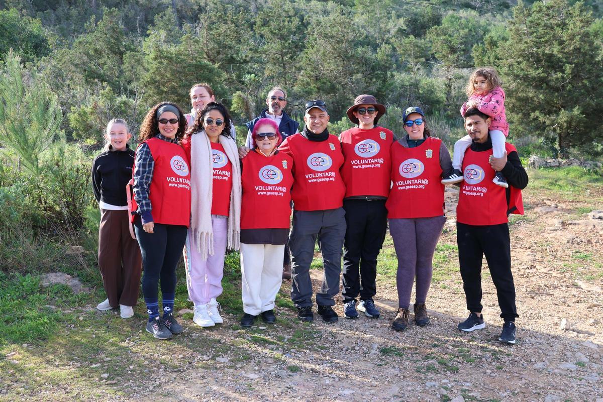 La XVII Jornada de Limpieza en Sa Talaia concluye con la recogida de 400 kilos de residuos La XVII Jornada de Limpieza en Sa Talaia concluye con la recogida de 400 kilos de residuos