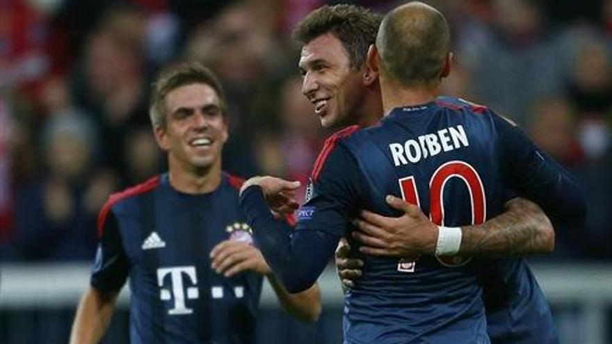 Bayern y City comienzan sin titubeos