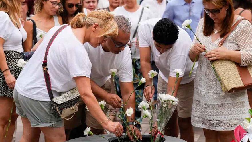 Tensión en el homenaje a las víctimas del 17-A