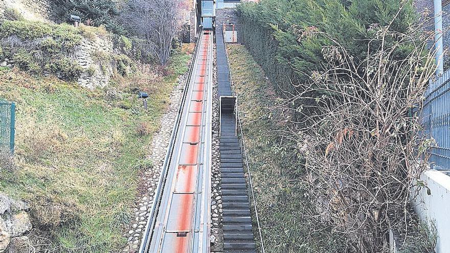 Puigcerdà no canviarà de  moment l’ascensor per unes escales mecàniques