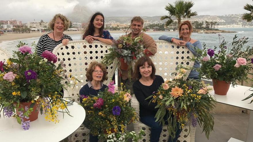 El arte floral londinense deslumbra a orillas del Mediterráneo en Xàbia