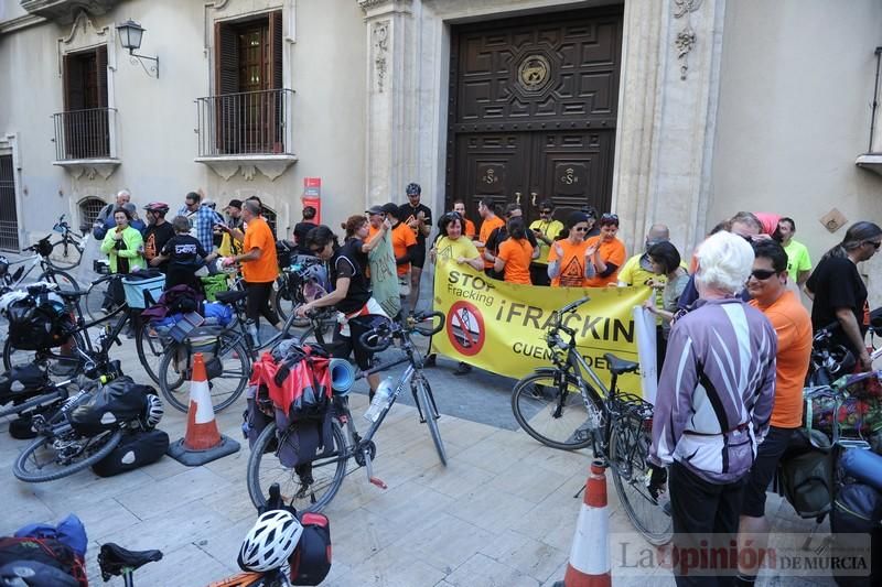 Protesta en bicicleta contra el fracking