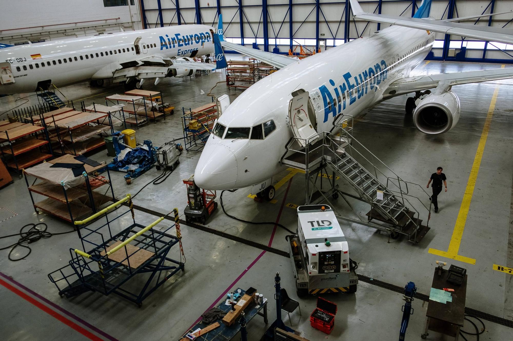 Ingenieras y técnicas en el sector del mantenimiento de la aeronáutica