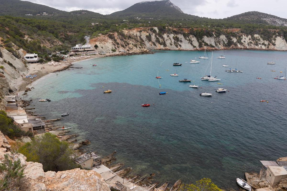 Vista de la bahía de Porroig, donde actúa el empresario pirata.