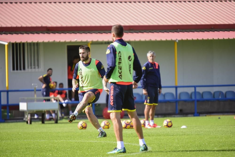 Entrenamiento UD Las Palmas en Barranco Seco ...