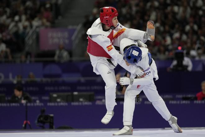 La española Cecilia Castro (rojo) combate contra la egipcia Aya Shehata (azul) en la categoría femenina -67kg en los Juegos Olímpicos de París 2024.