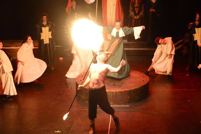 La representación de "A defensa da vila. María Soliña" en imágenes