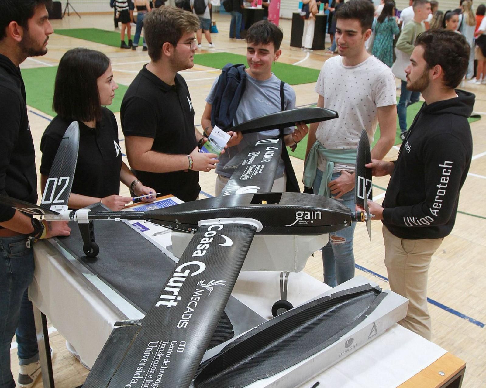 El equipo UVigo Aerotech mostró el avión el que compitieron este verano en Alemania.   | // IÑAKI OSORIO