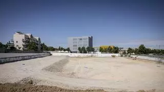El antiguo concesionario Zavisa en Zaragoza desaparece para iniciar en otoño la construcción y venta de 72 pisos de lujo en Vía Hispanidad