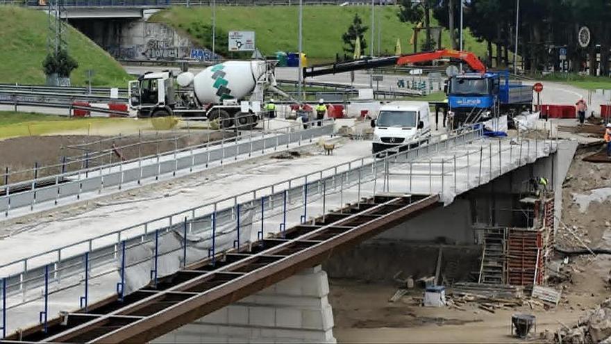 El nuevo puente de Arriondas, a toda máquina: la obra afronta su fase final