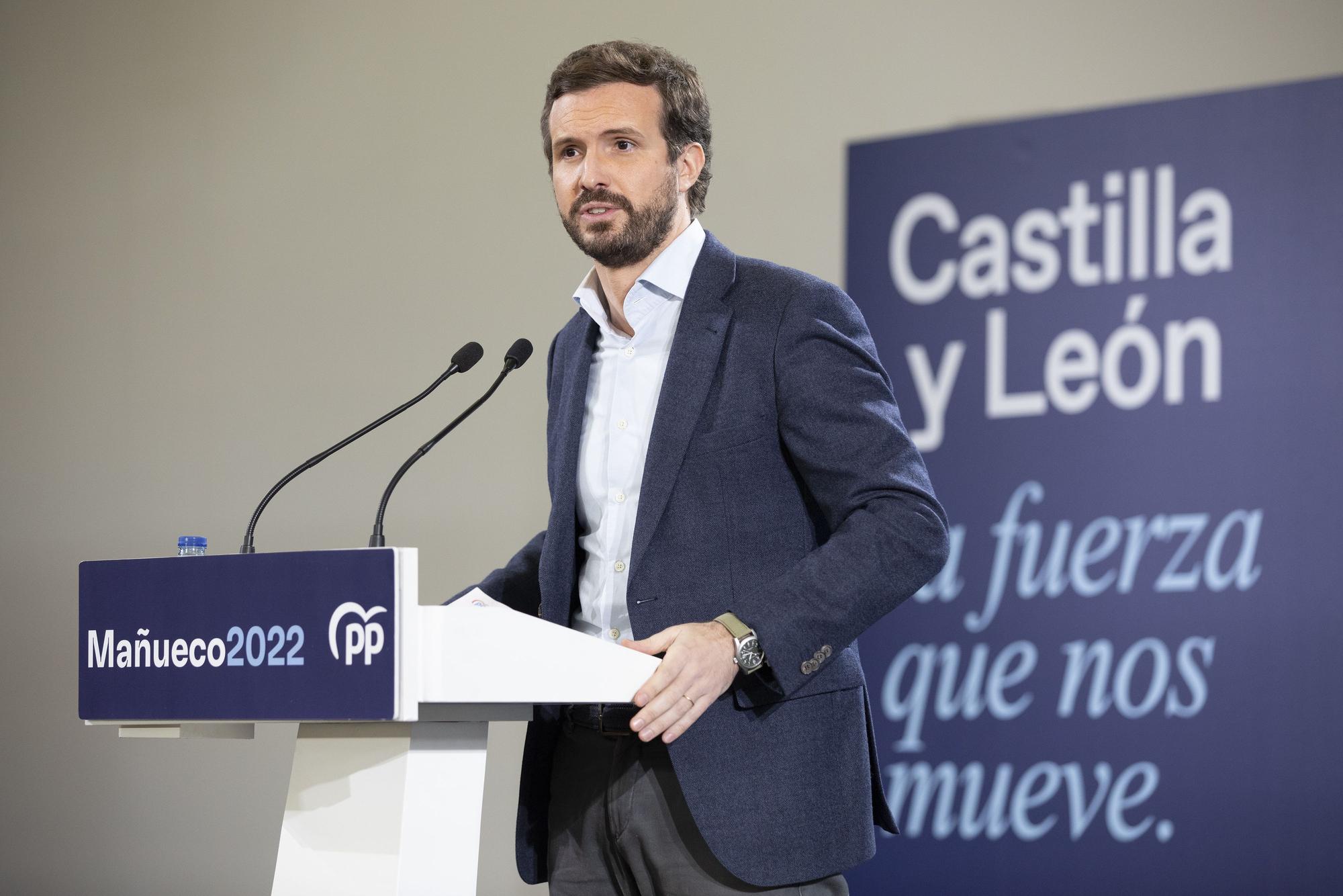 El presidente del Partido Popular, Pablo Casado interviene en un mitin en Ávila, a 30 de enero de 2022.