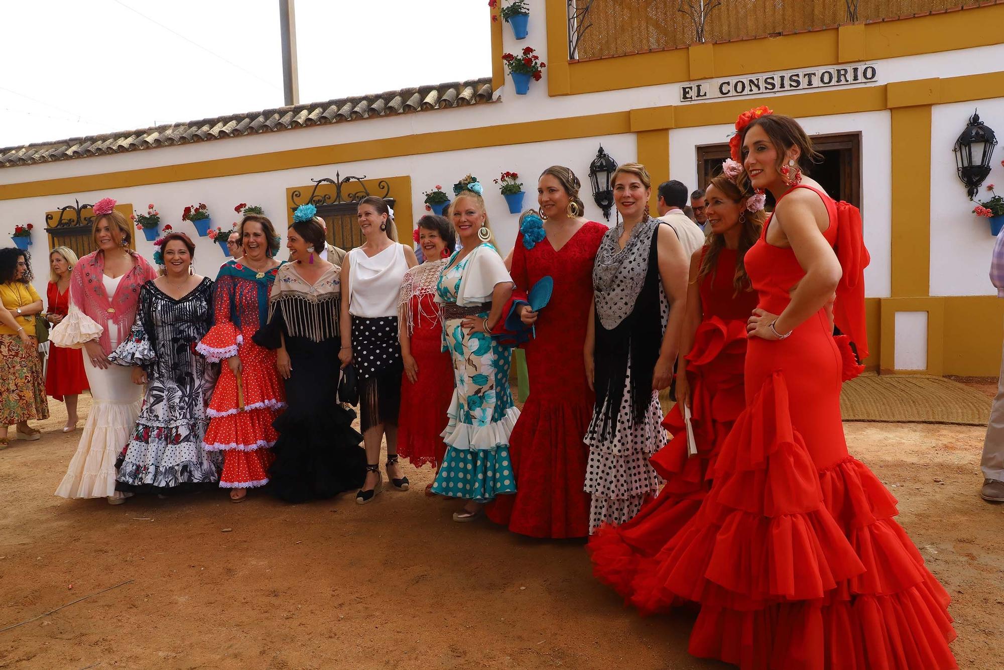 El Ayuntamiento da la bienvenida en el primer día de Feria