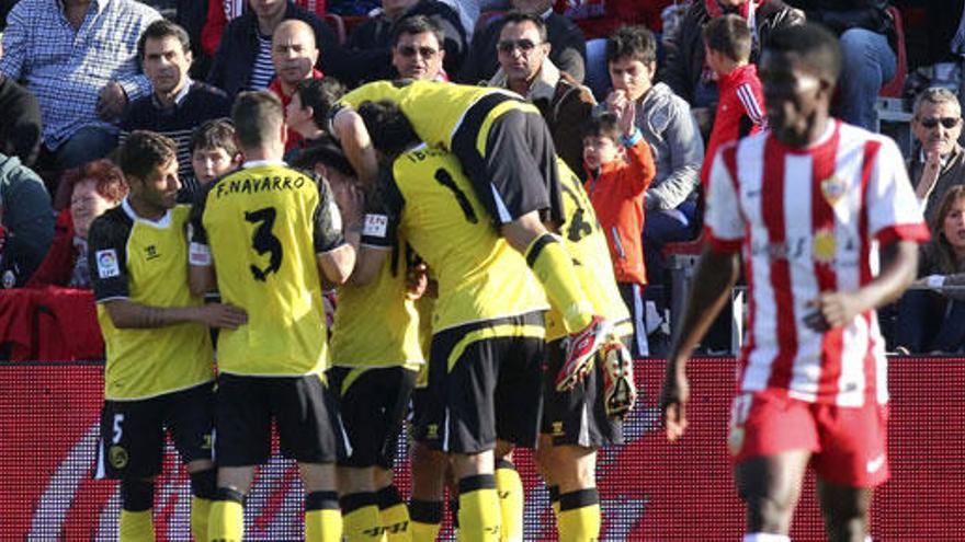 Los jugadores del Sevilla celebran un gol