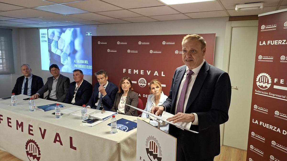 Alonso se dirige a la asamblea tras su elección