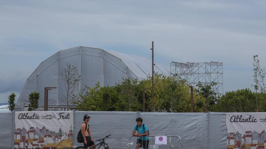 El Atlantic Fest levanta una ciudad musical en A Concha