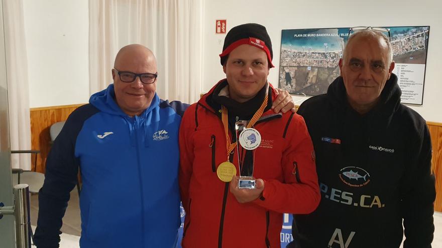 Kike Martínez se proclama campeón de Balears de pesca mar costa en Muro