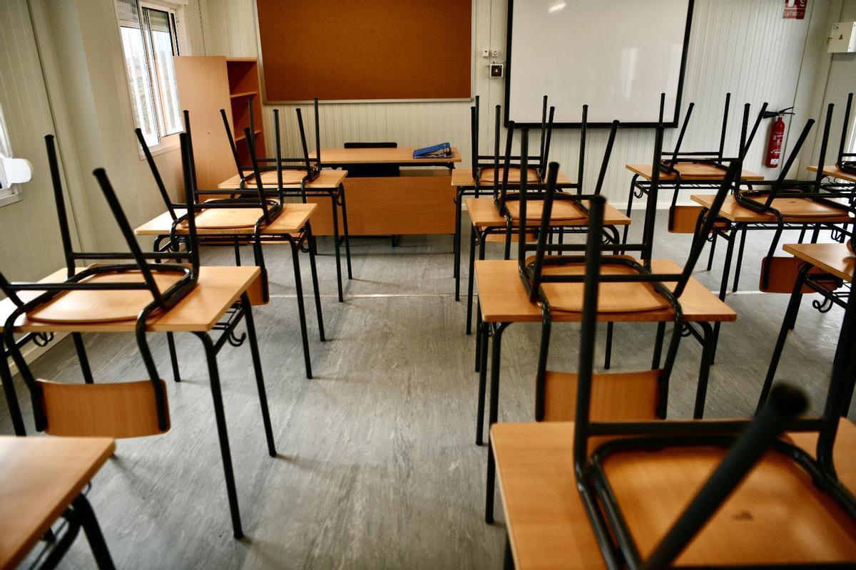 Un aula vacía.