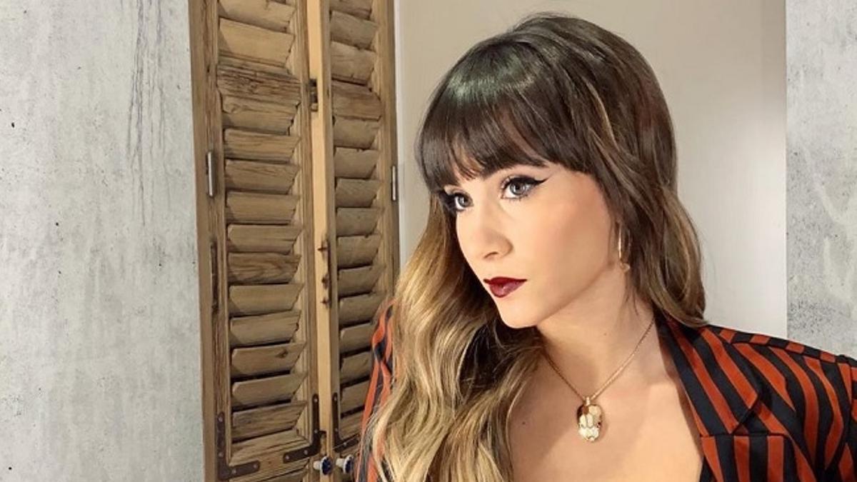 Aitana con traje de Sohpie and Lucie y joyas de Bulgari