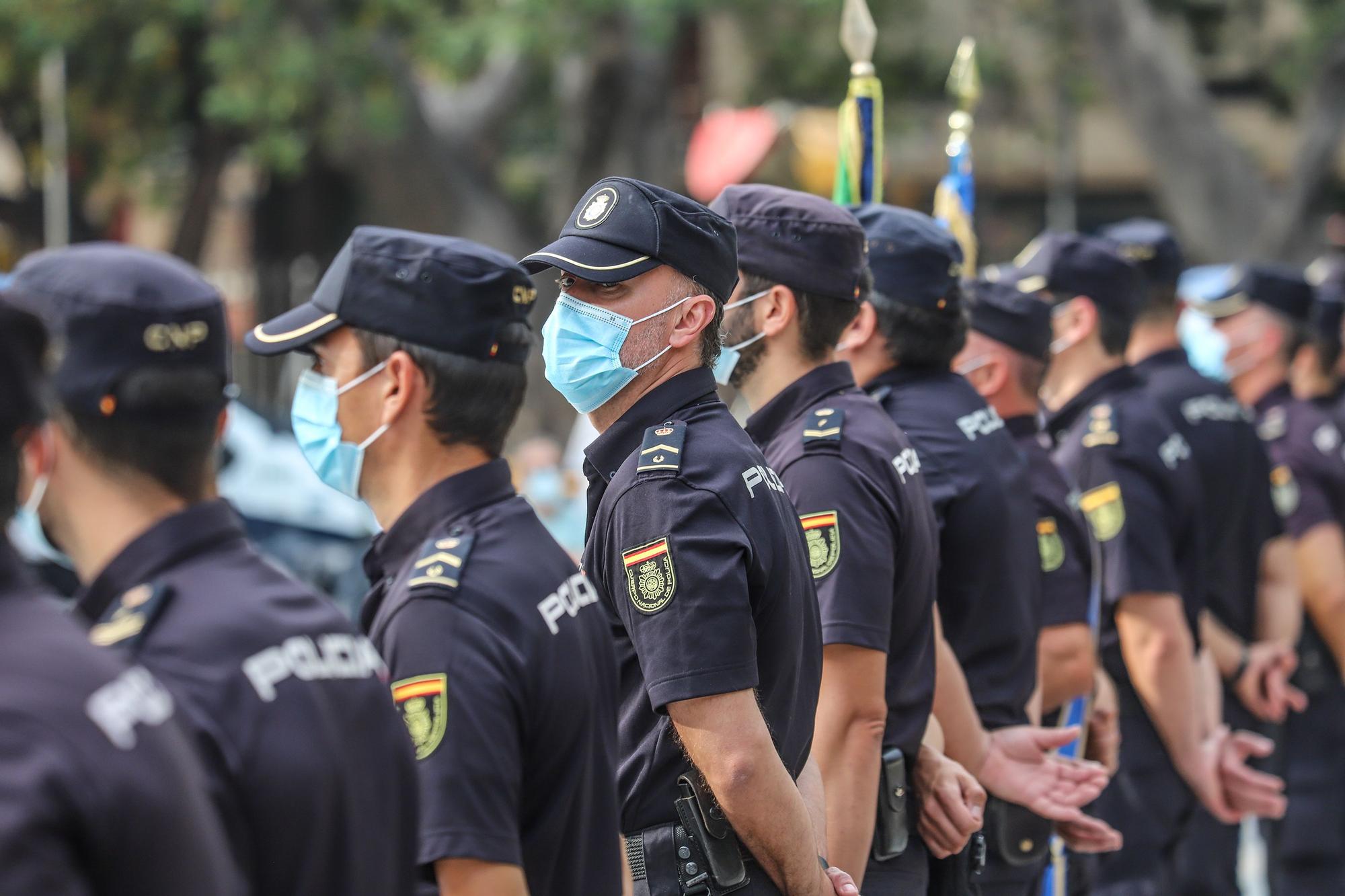 Ceremonia de entrega del bastón de mando  al inspector jefe de la Comisaría de la  Policía Nacional de Orihuela