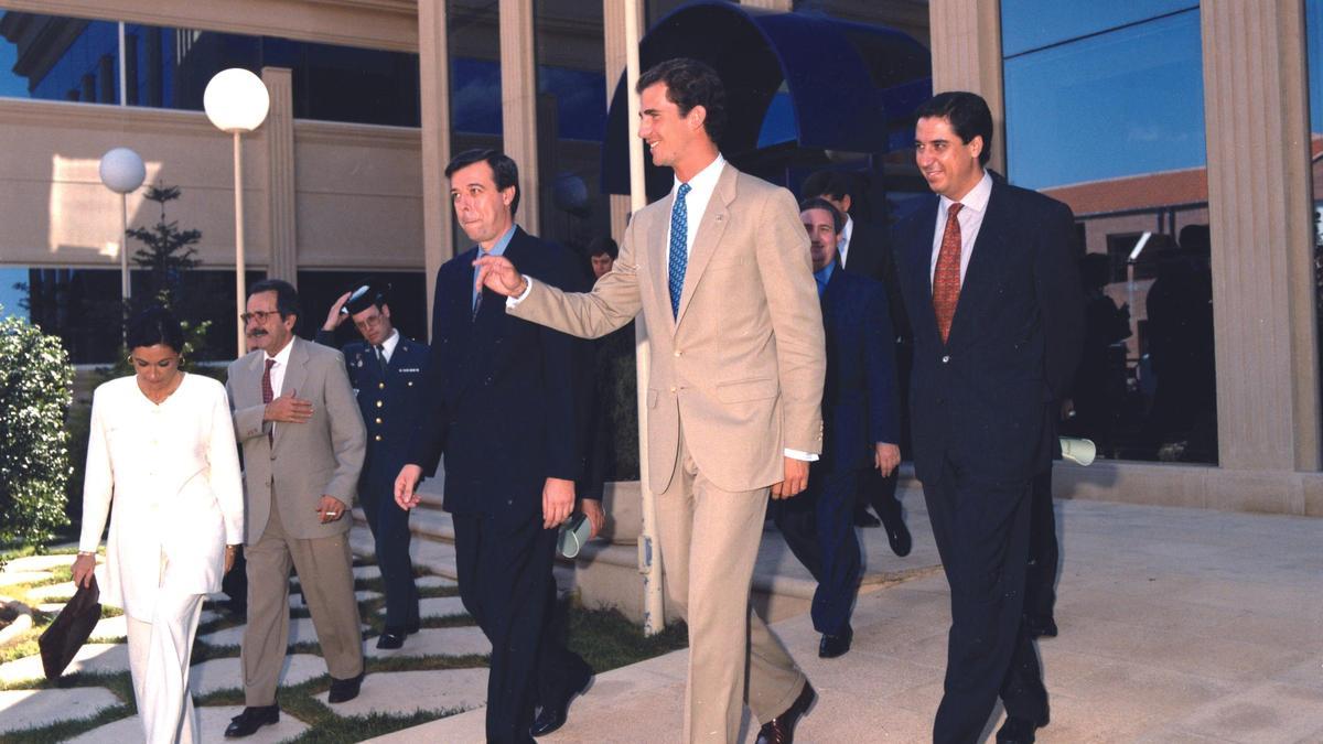 Visita del Principe Felipe en el año1995 a AIJU