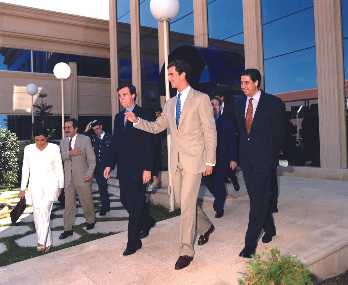 Visita del Principe Felipe en el año1995 a AIJU