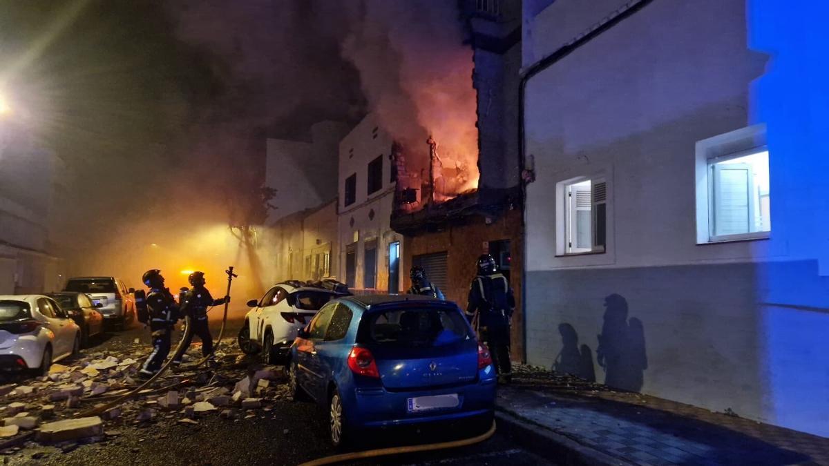 Muere una mujer en la explosión de una casa en La Laguna