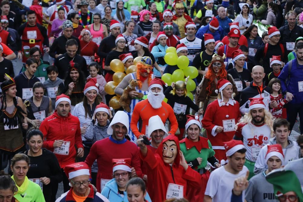 Miles de participantes celebraron el fin de año por el centro de Vigo