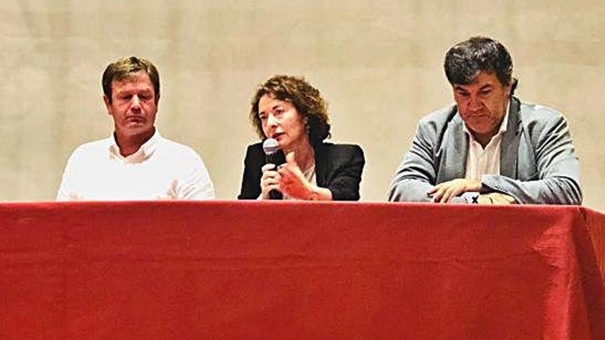 Benito Portela, Dulce García y Emilio Grandío, ayer, en la jornada.