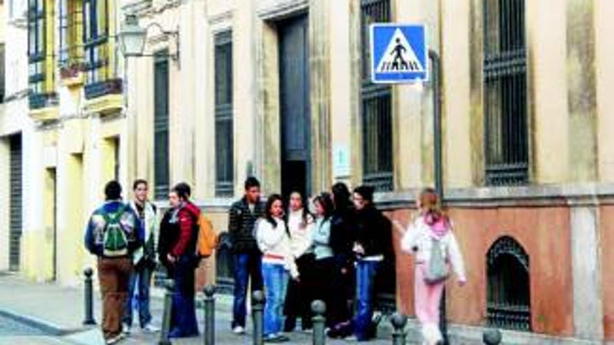 Exposición pedagógica en la escuela Dionisio Ortiz