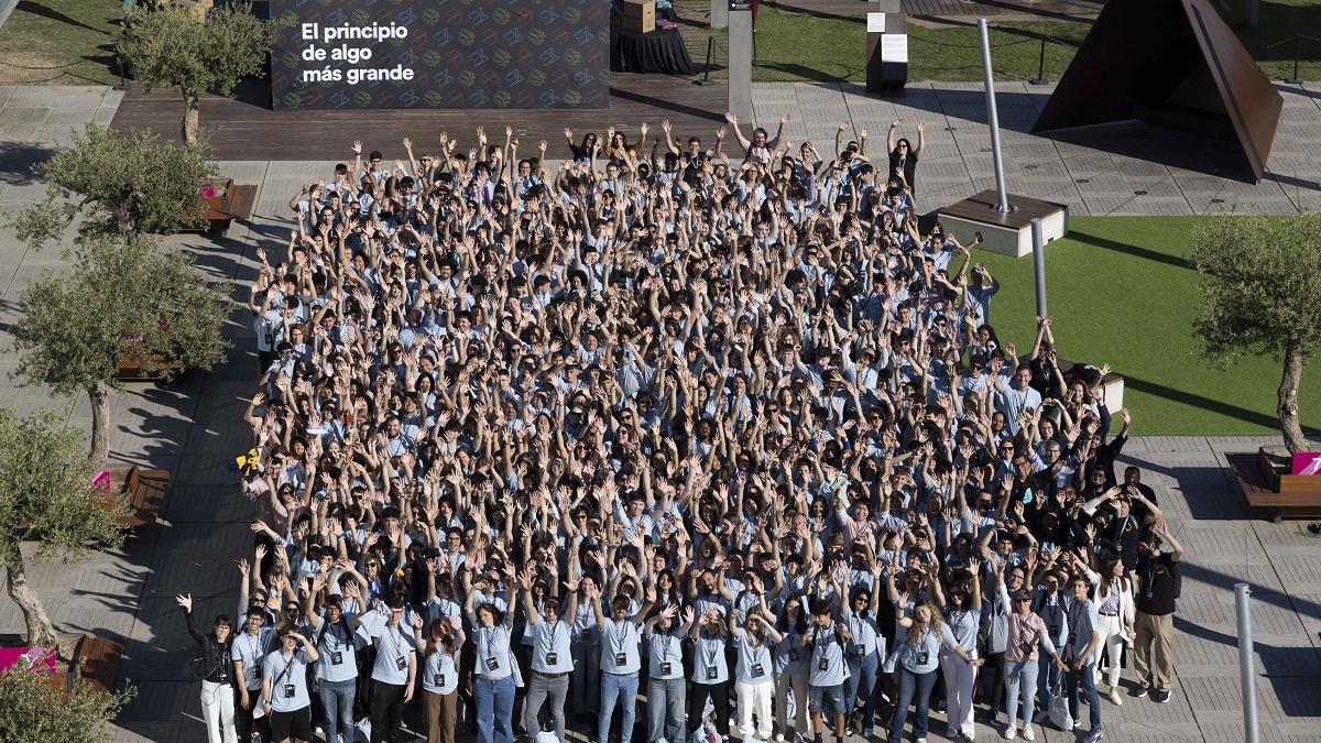 Más de 350 estudiantes participan en el campus The Challenge de EduCaixa en Barcelona.