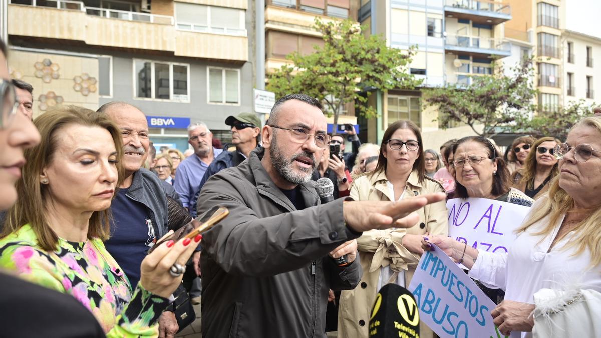 Vídeo: Unas 300 personas se concentran en Vila-real contra la nueva tasa de basuras