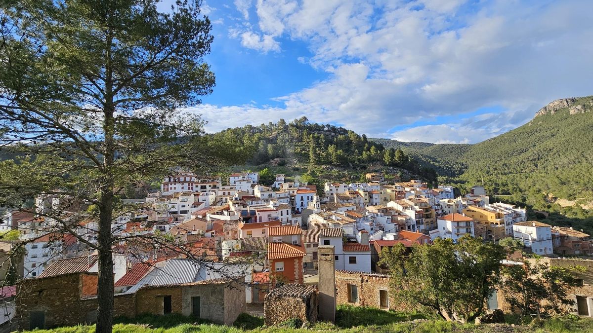 Panorámica de El Tormo, pedanía de Cirat, un municipio situado en la comarca del Alto Mijares.