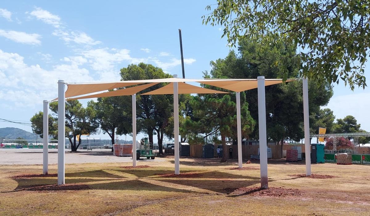 Uno de las nuevas zonas de sombra instaladas en el recinto de festivales.