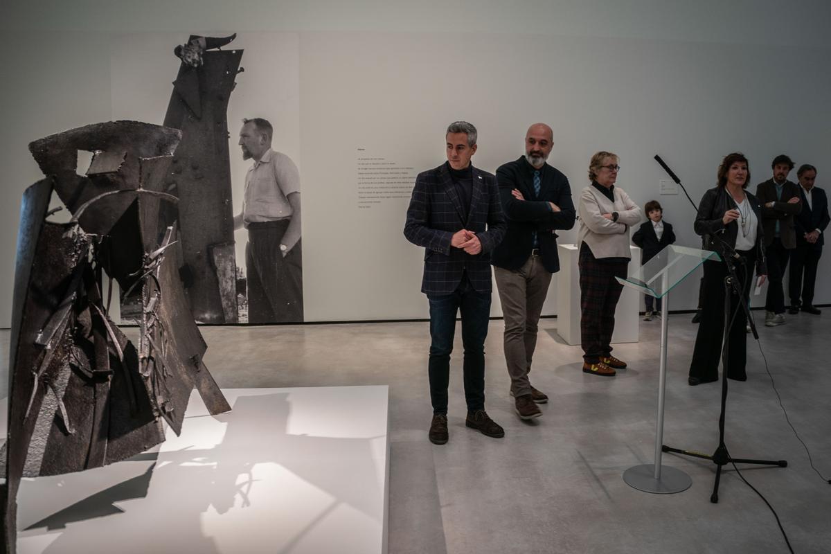 Exposición 'Pablo Serrano. La escultura como objeto vivo' en Santander.