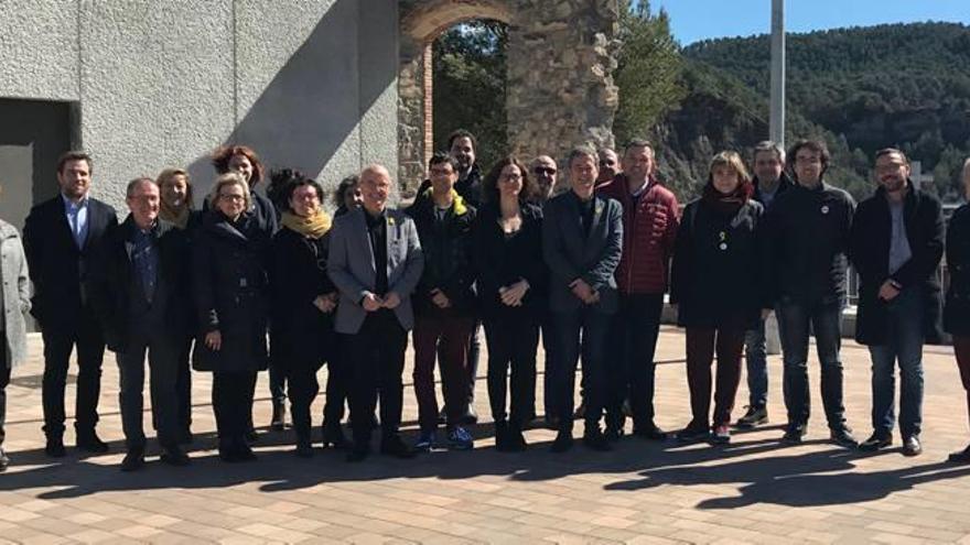 Foto de grup de la trentena de membres del consell directiu que ahir es va reunir a Santa Maria d&#039;Oló