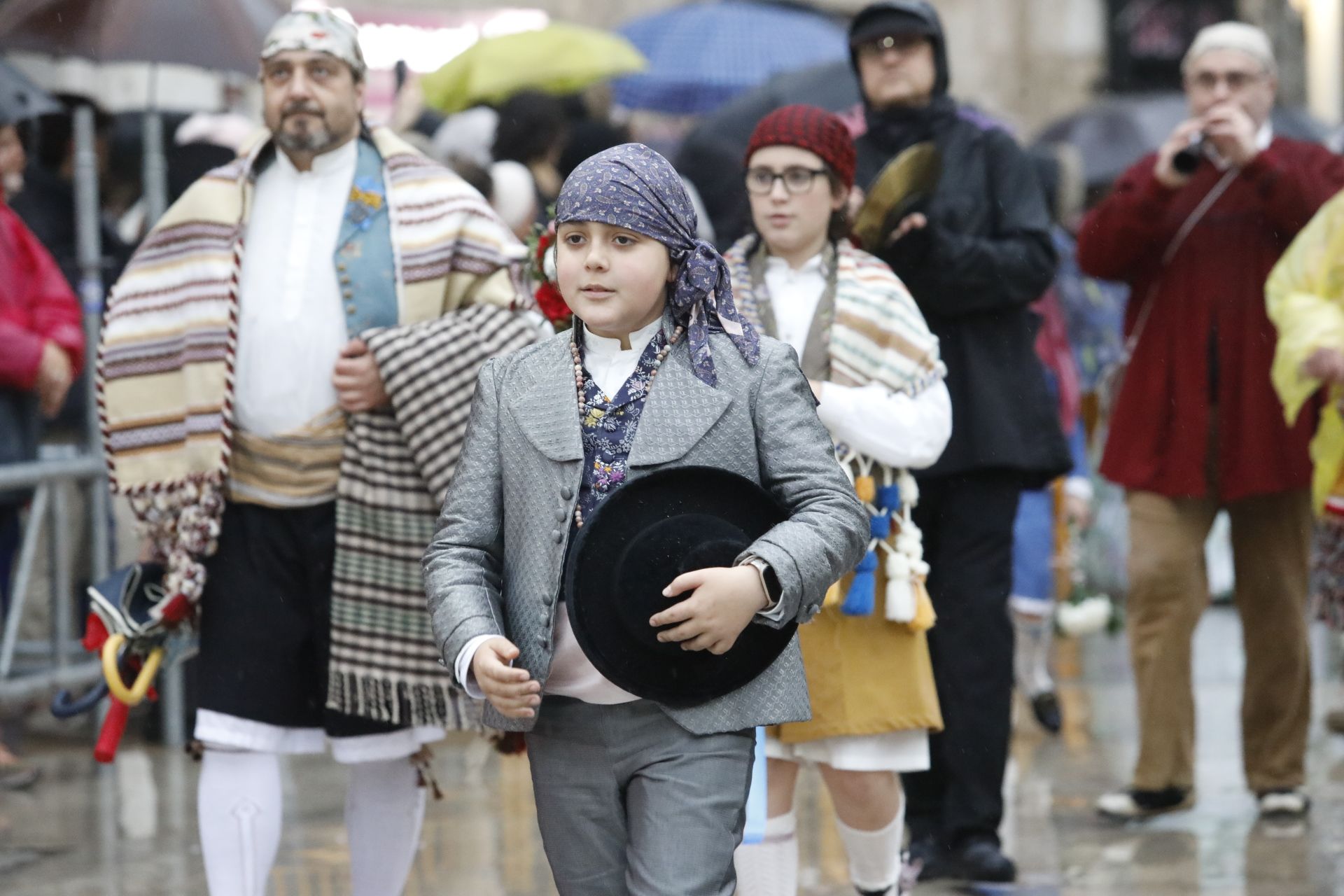 Búscate en el primer día de ofrenda por la calle Quart (entre las 18:00 a las 19:00 horas)