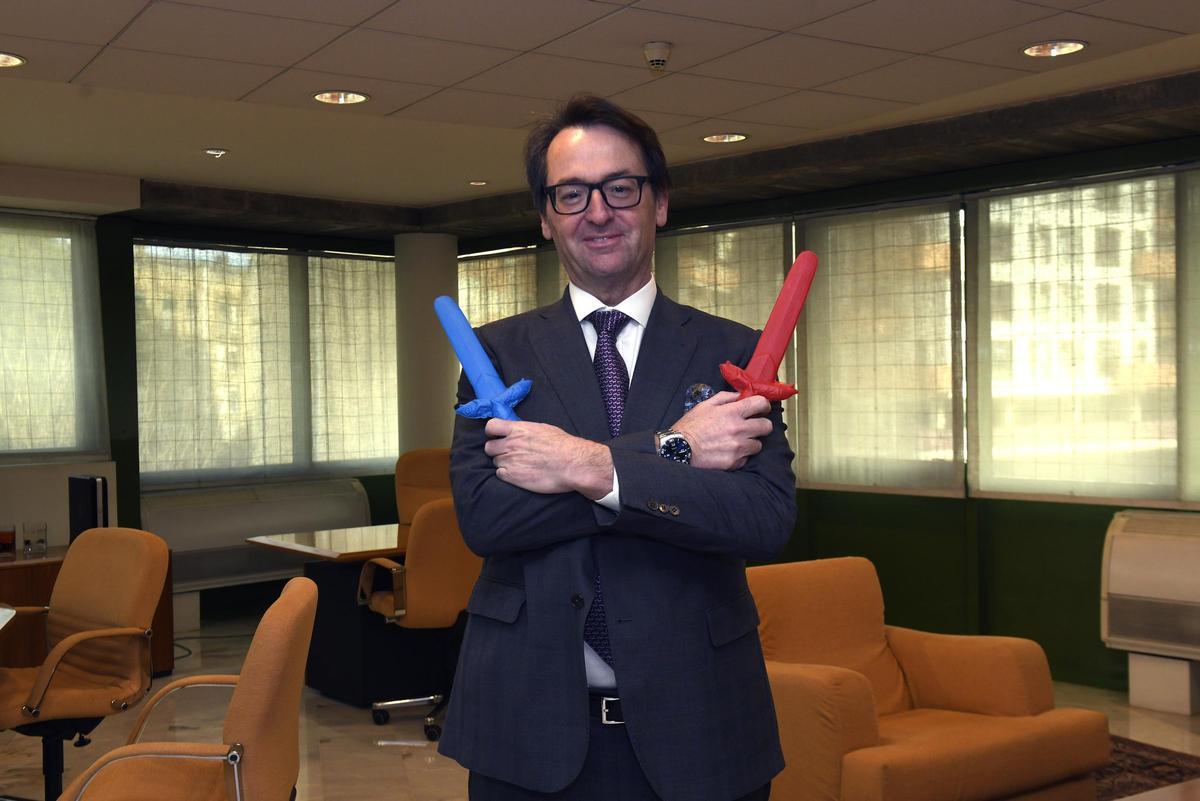 "Me hace mucha ilusión hacerme una foto con las espadas", comentaba el empresario Pujante, Gran Pez 2026, en La Opinión.