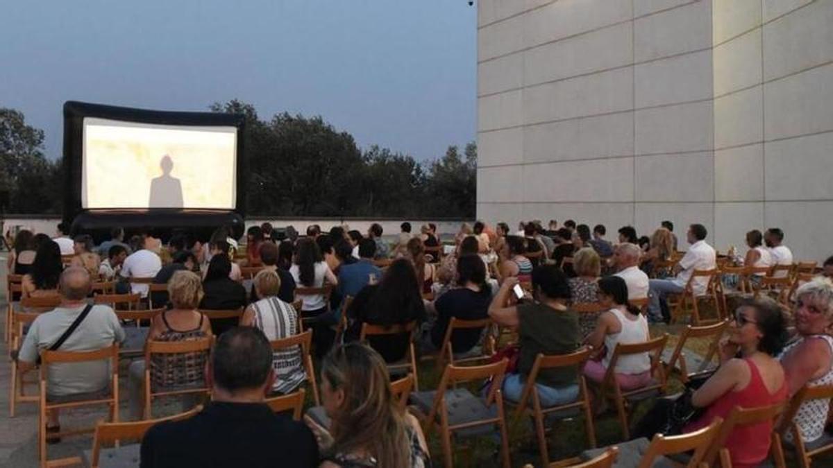 Llega el cine de verano al C3A de Córdoba: fechas, horarios, precio y películas que se proyectarán.