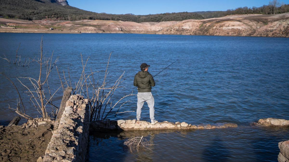 El pantano de Sau después de las lluvias de Semana Santa