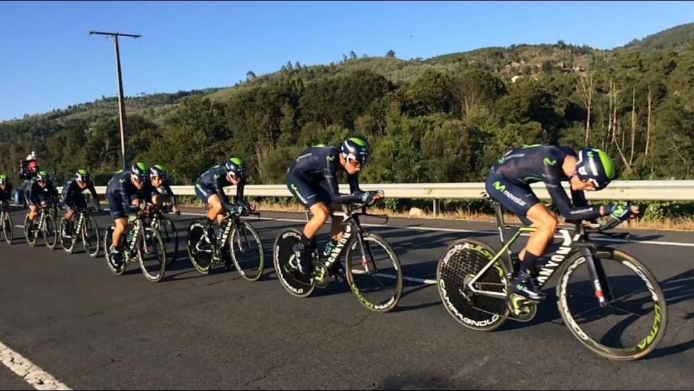 Triunfo del Sky en la cronometrada por equipos entre el Balneario de Laias y el Parque Náutico de Castrelo de Miño. Millares de personas animaron a los ciclistas en la zona de meta.