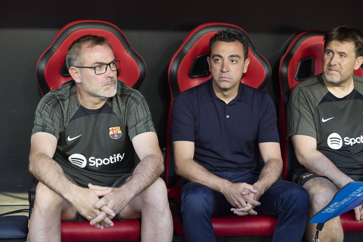 Xavi Hernández echa de menos los banquillos