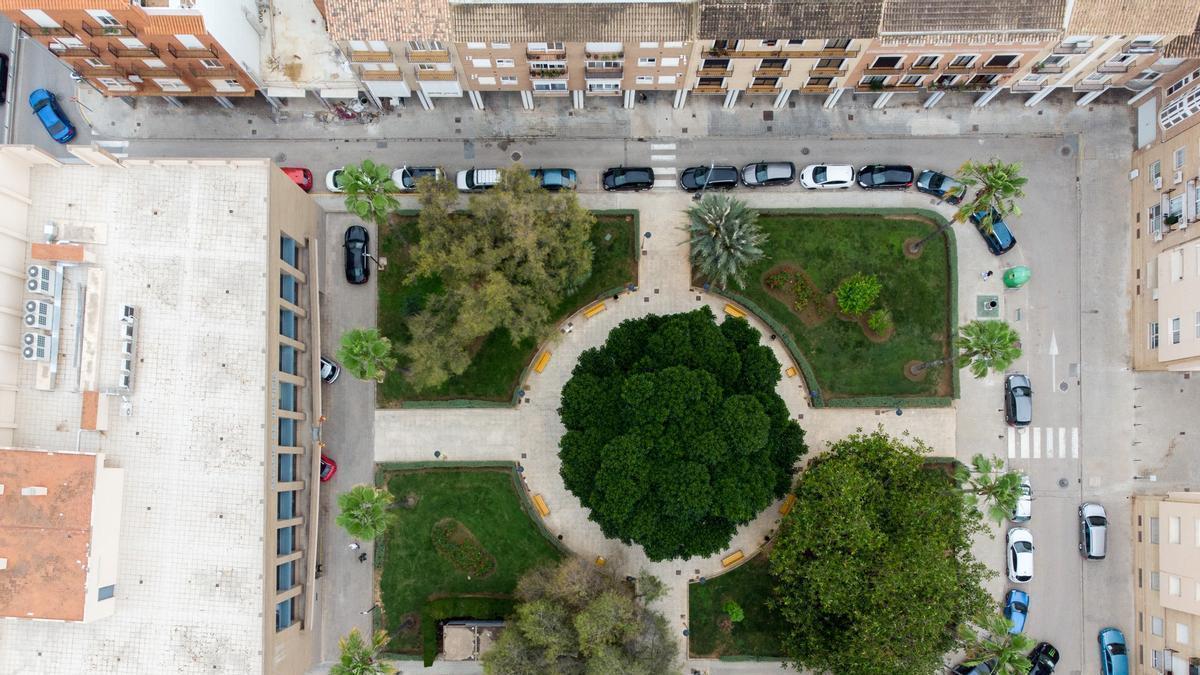 La plaza Corts Valencianes de Catarroja.