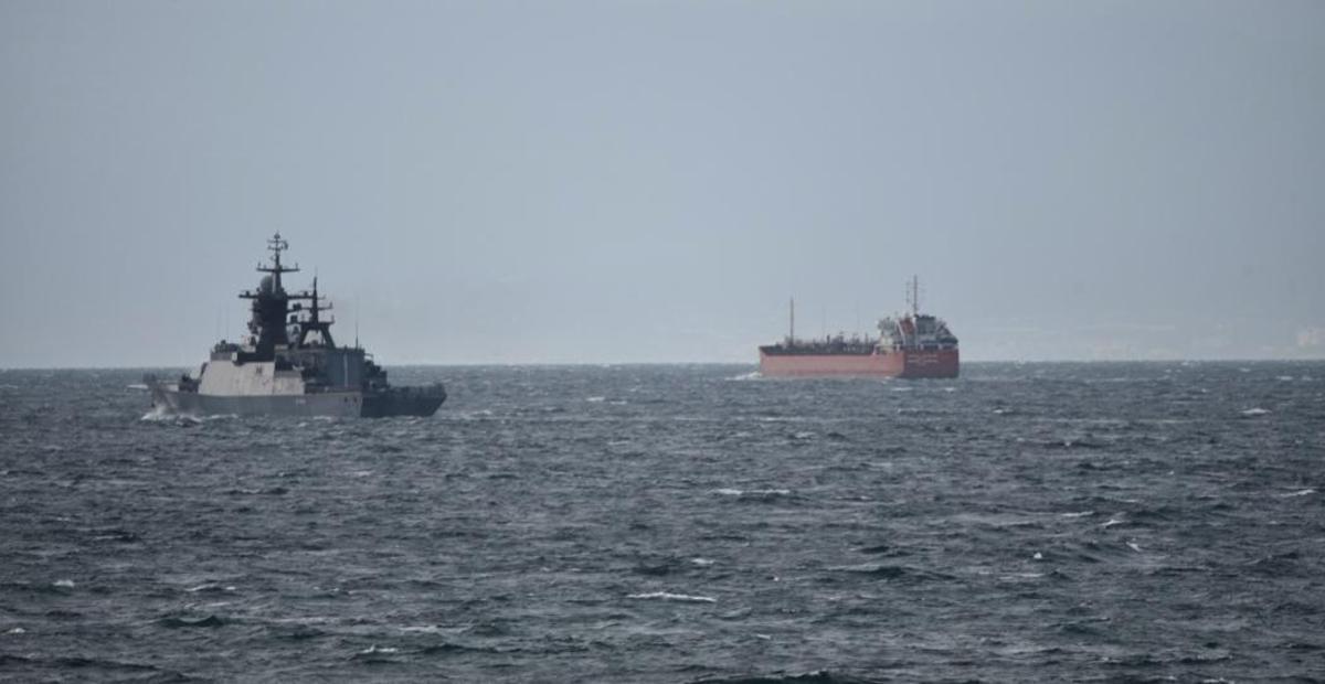 El convoy de bandera rusa integrado por la corbeta 'Boikiy' y mercante 'General Skobelev'
