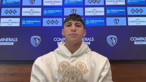 Alan Pulido, de Sporting KC, en el encuentro con los medios