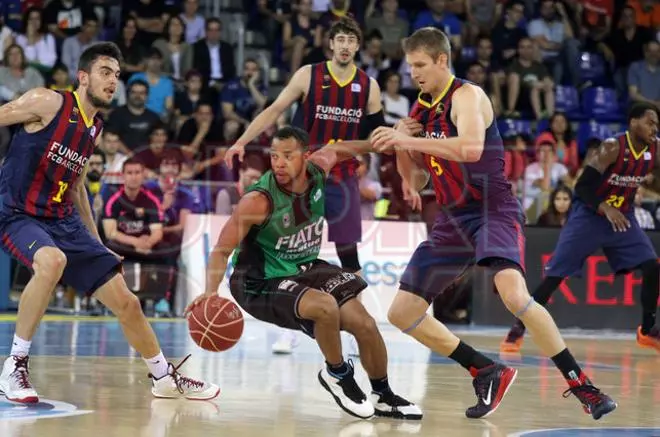 FC Barcelona, 77 - Joventut, 55